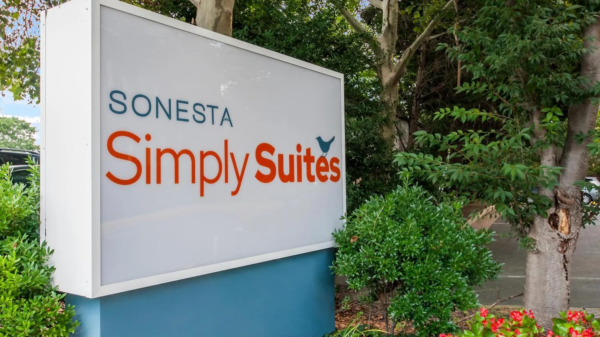 Sonesta Simply Suites Memphis East Poplar Pike 3*,