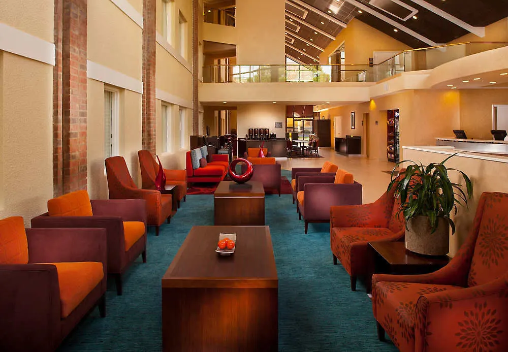 Sonesta Simply Suites Memphis East Poplar Pike 3*,