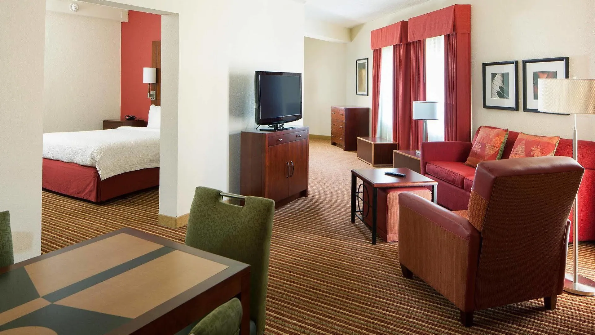 Sonesta Simply Suites Memphis East Poplar Pike Hotel
