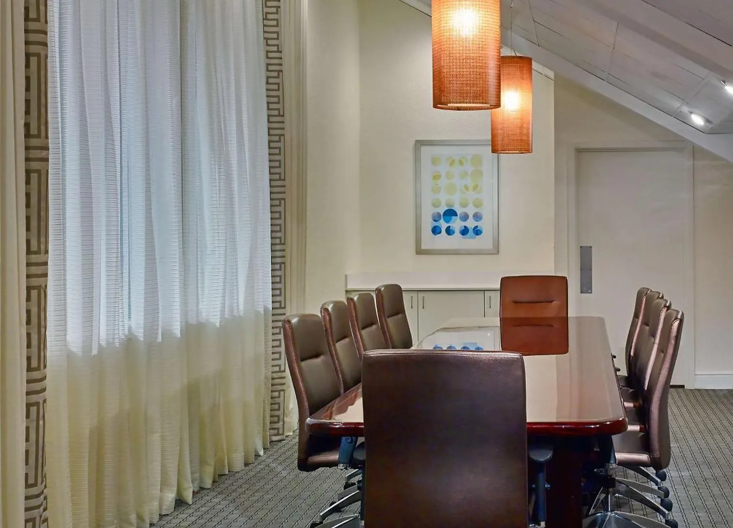 Sonesta Simply Suites Memphis East Poplar Pike Hotel