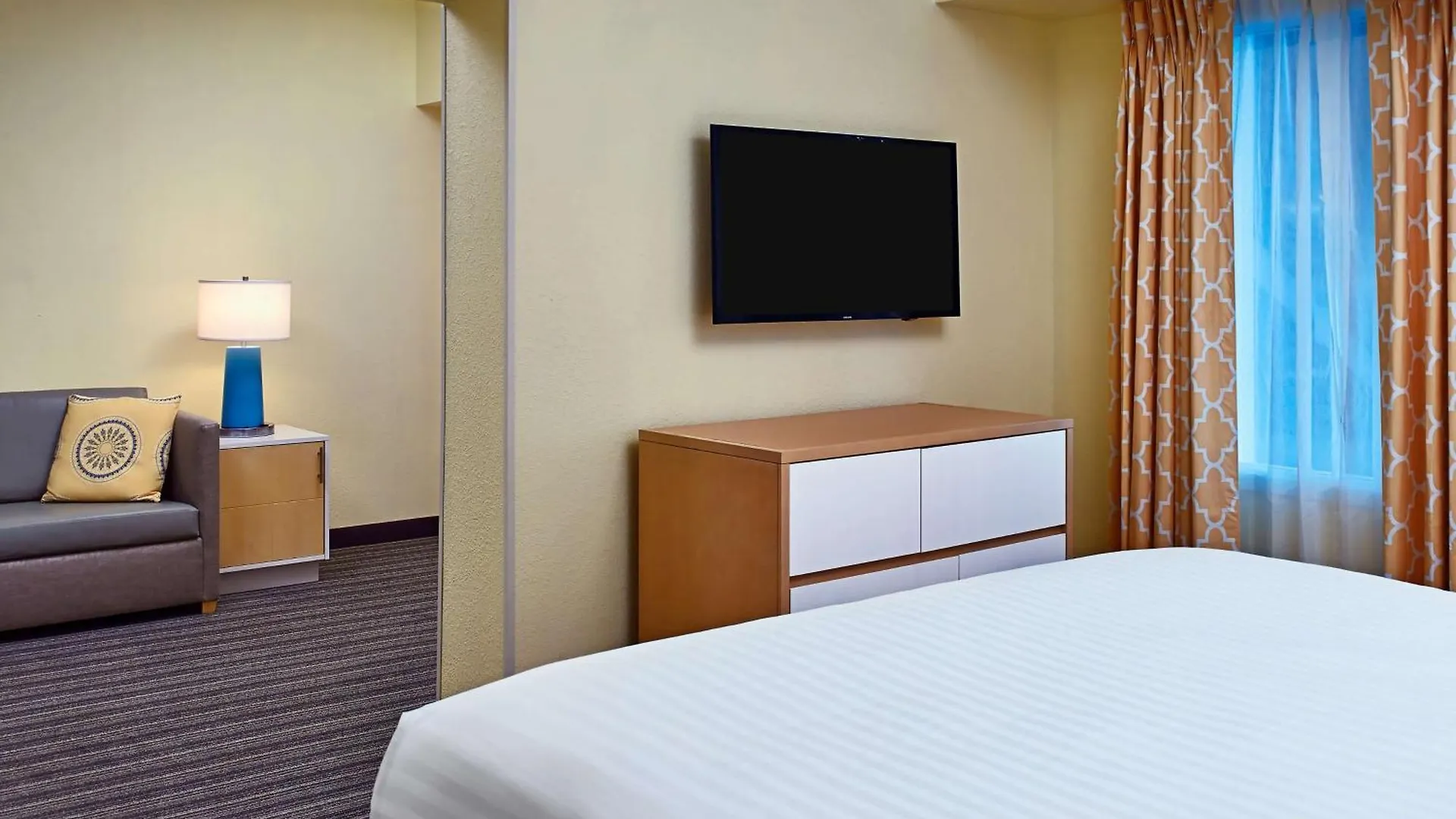 Sonesta Simply Suites Memphis East Poplar Pike Hotel