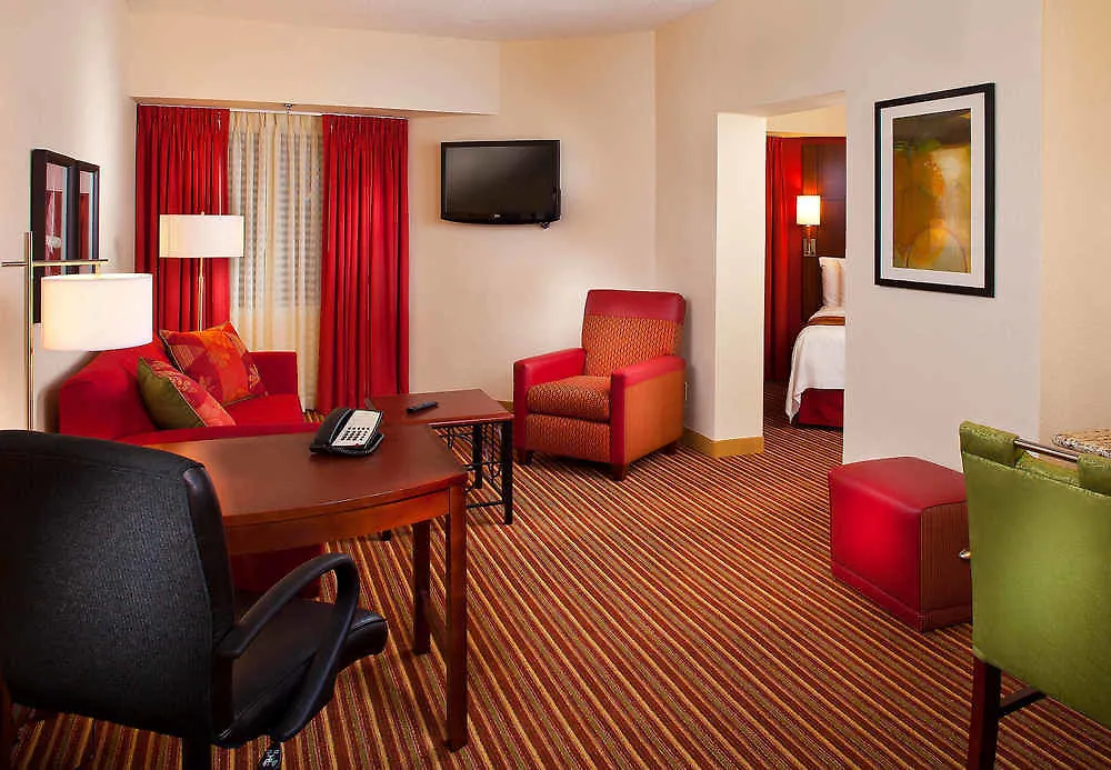 Sonesta Simply Suites Memphis East Poplar Pike Hotel