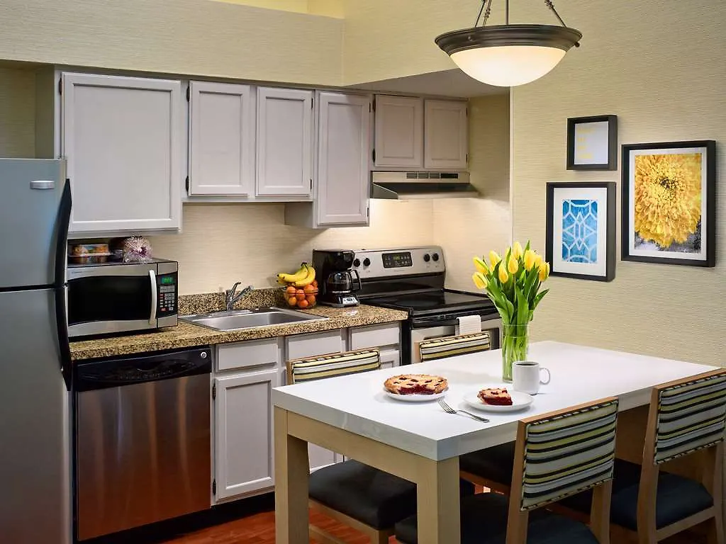 Sonesta Simply Suites Memphis East Poplar Pike Hotel